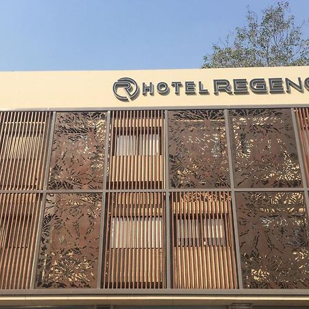Hotel Regency สุรัต ภายนอก รูปภาพ